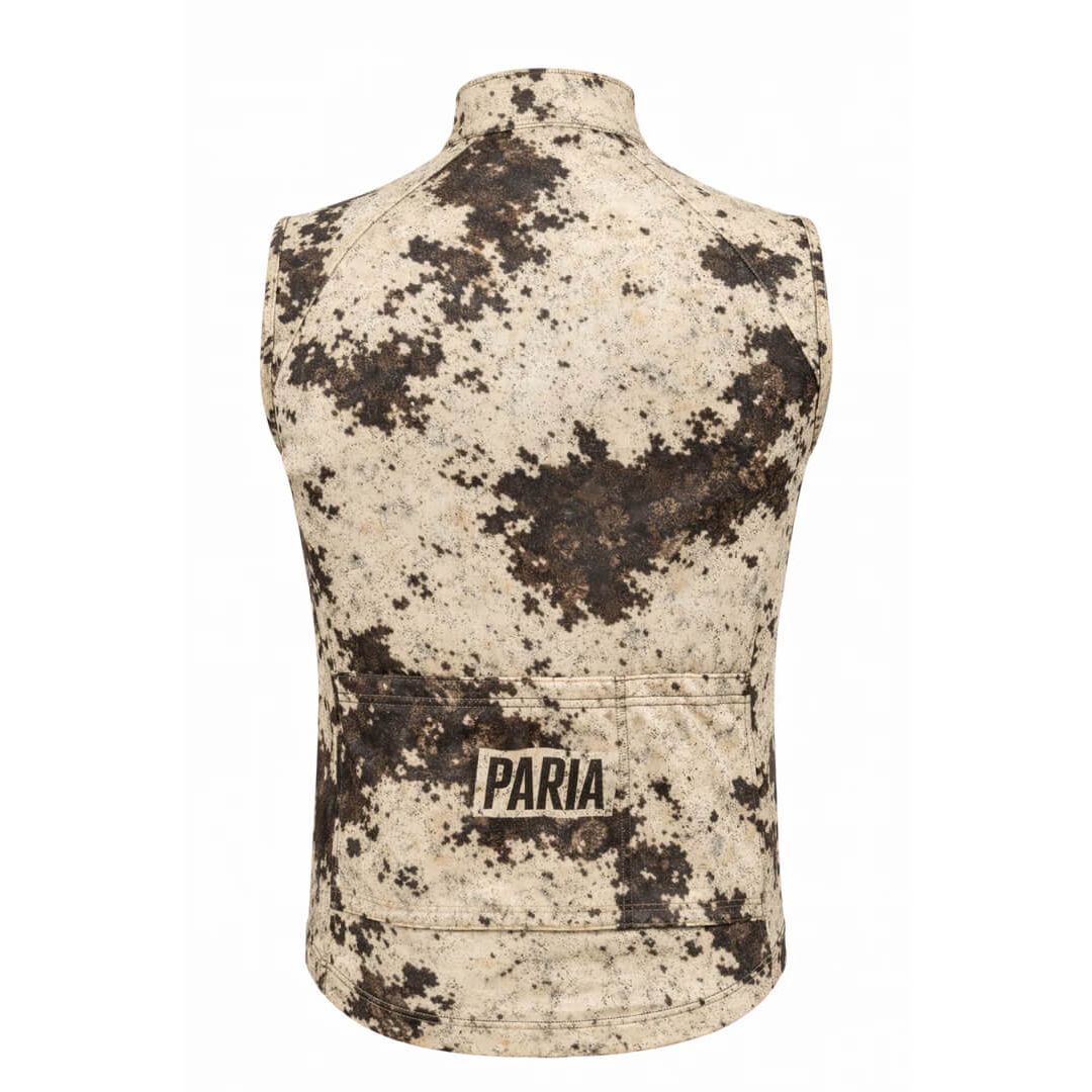 Camouflage-patterned vest with 'Paria' branding on a white background