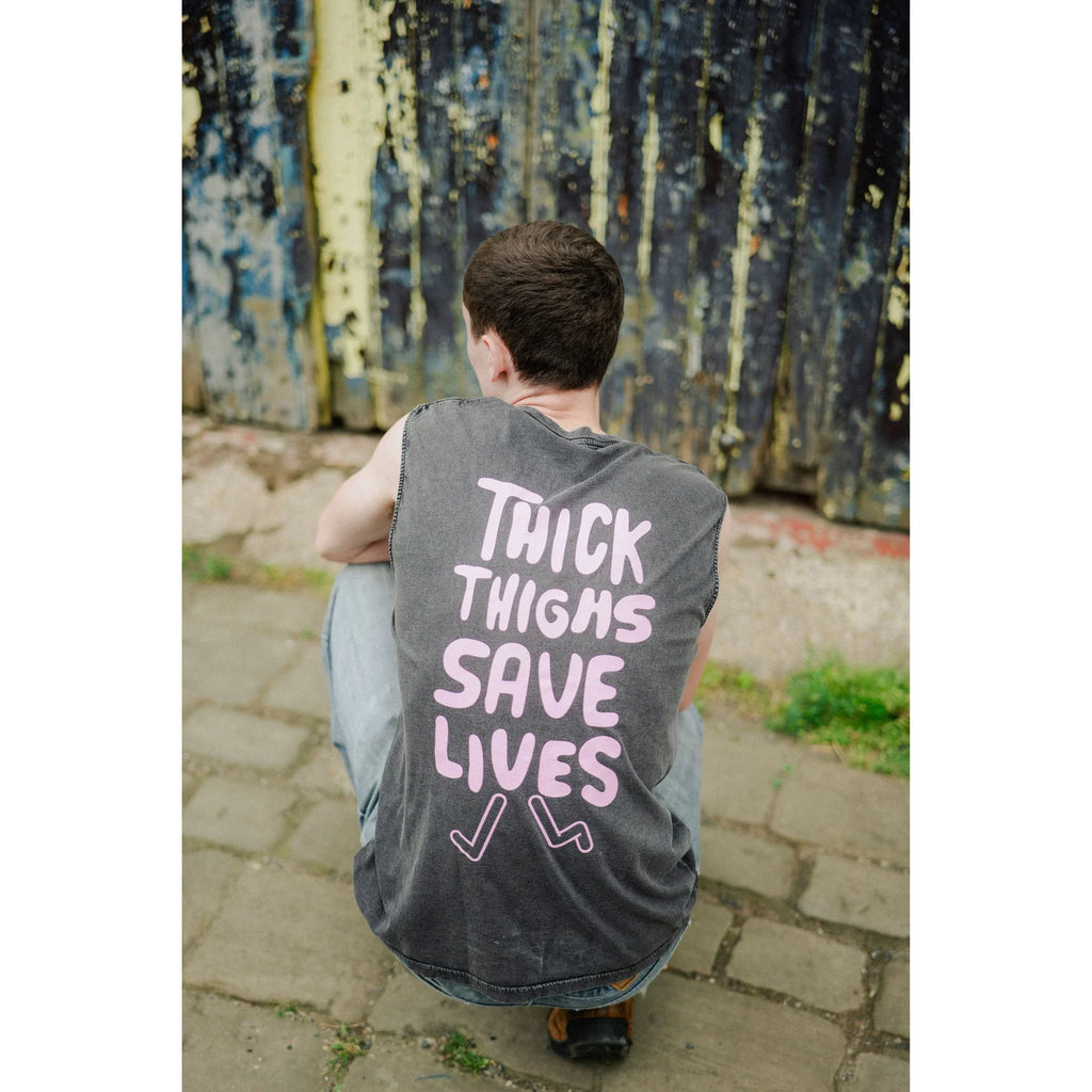 Sleeveless T-shirt