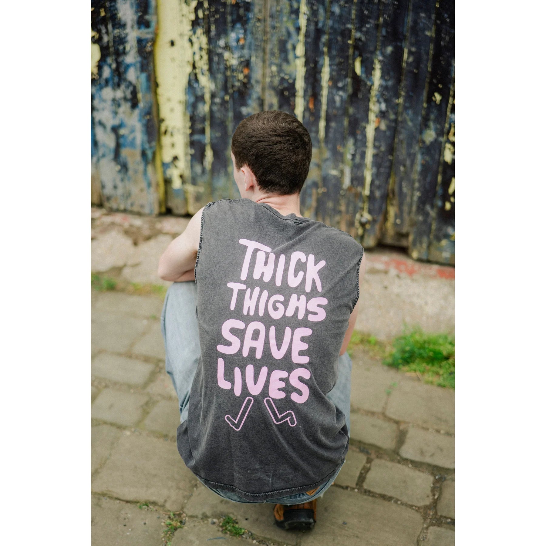 Sleeveless T-shirt